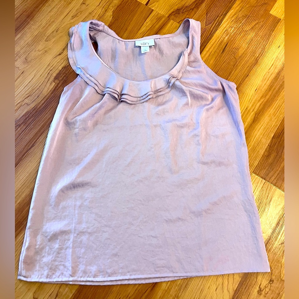 Ann Taylor Loft Sleeveless Top 
Size Small 
GUC